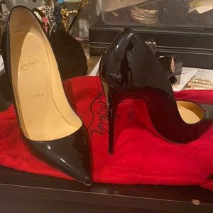 Lightly used beautiful so Kate patent pumps! Make an offer